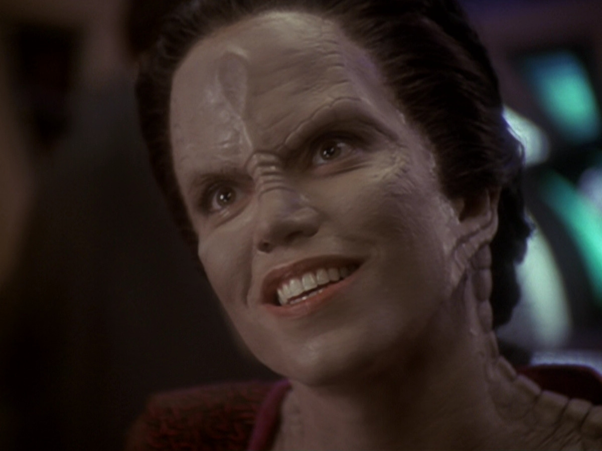 extant_StarTrek_DS9_6x05-FavorTheBold_01650.jpg
