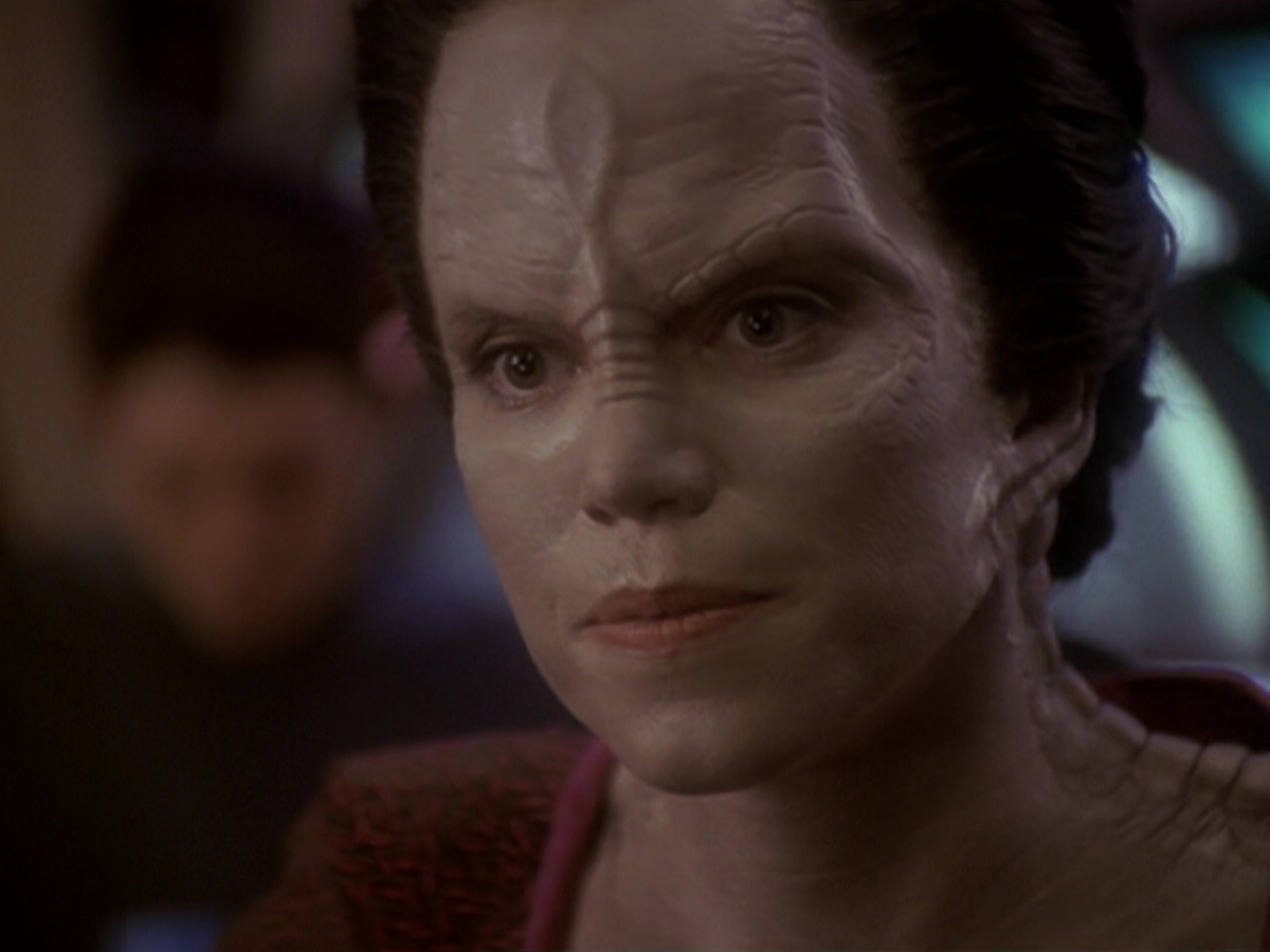 extant_StarTrek_DS9_6x05-FavorTheBold_01674.jpg