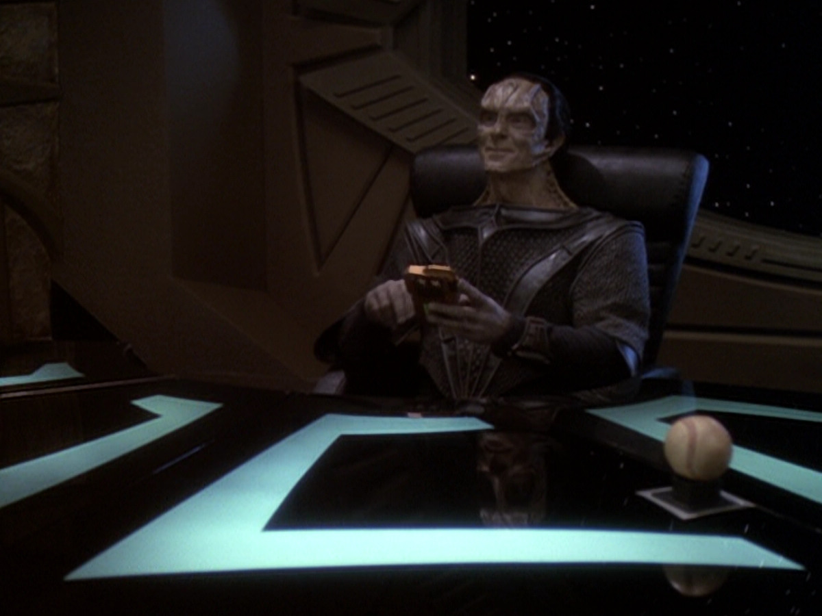 extant_StarTrek_DS9_6x05-FavorTheBold_01681.jpg