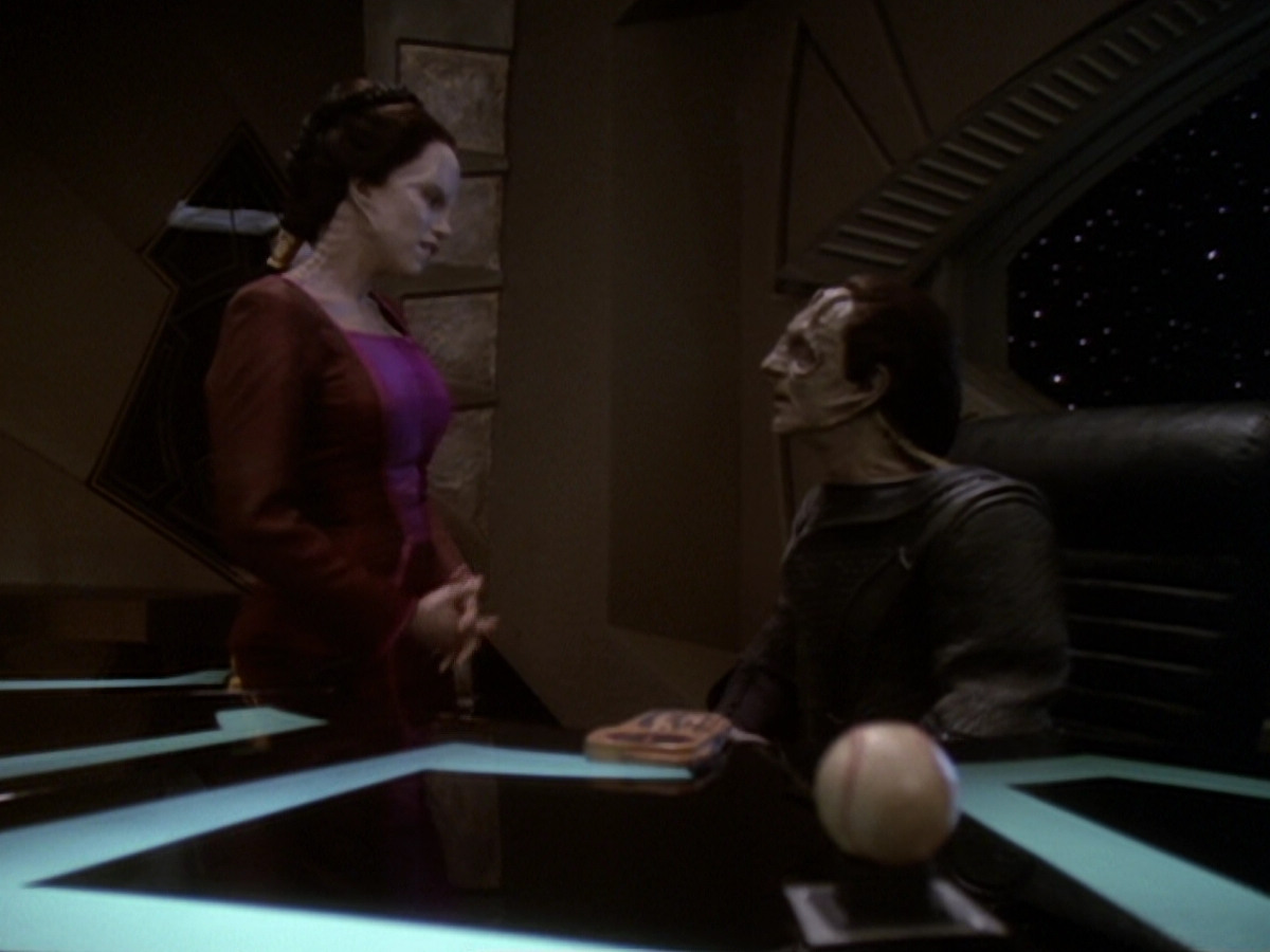 extant_StarTrek_DS9_6x05-FavorTheBold_01690.jpg