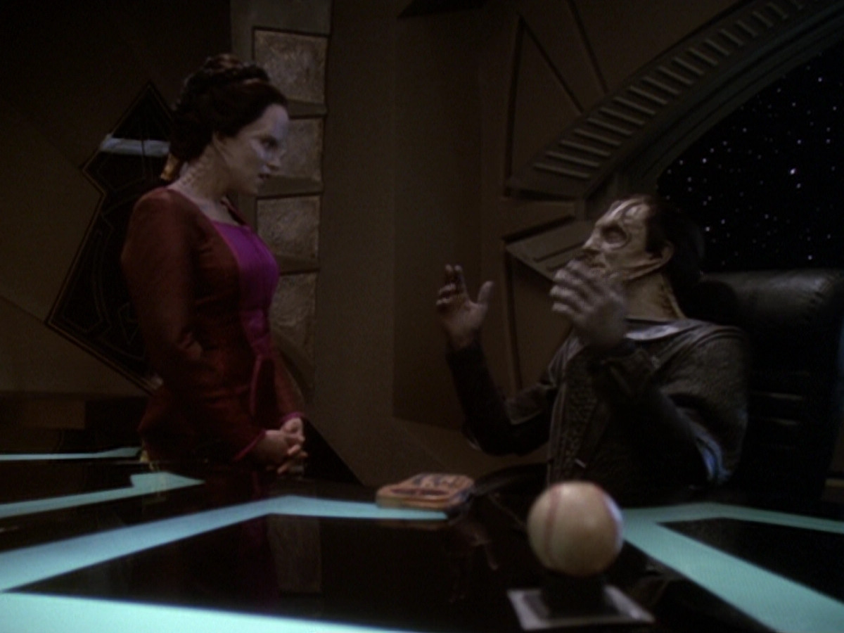 extant_StarTrek_DS9_6x05-FavorTheBold_01693.jpg