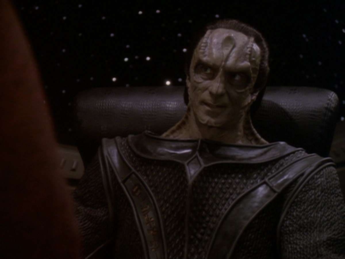 extant_StarTrek_DS9_6x05-FavorTheBold_01703.jpg