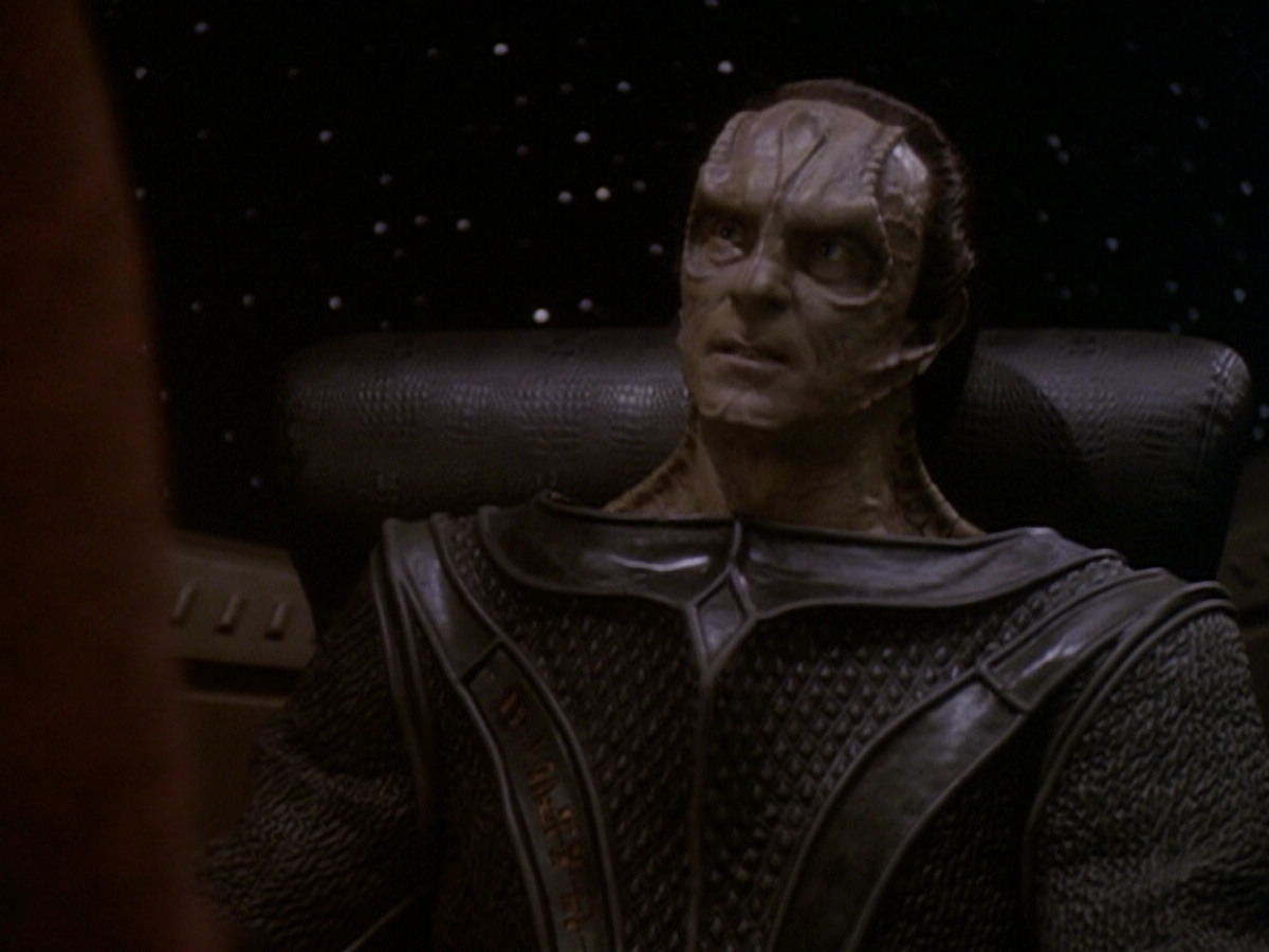 extant_StarTrek_DS9_6x05-FavorTheBold_01727.jpg