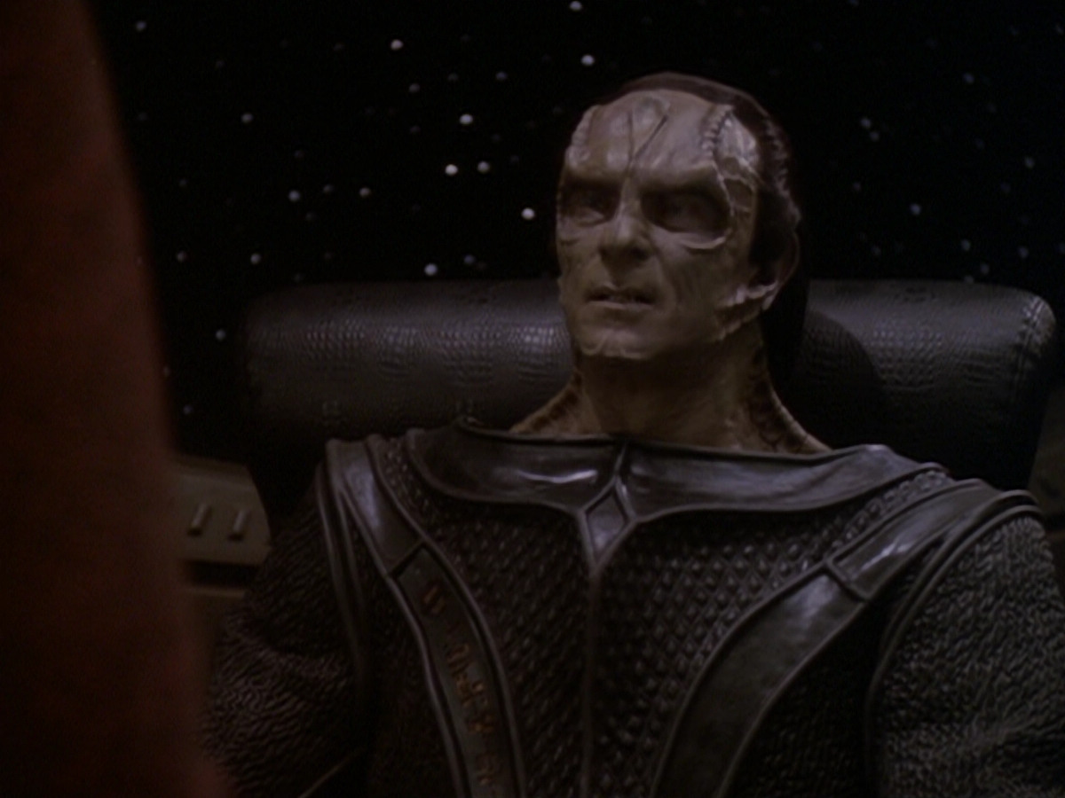 extant_StarTrek_DS9_6x05-FavorTheBold_01732.jpg