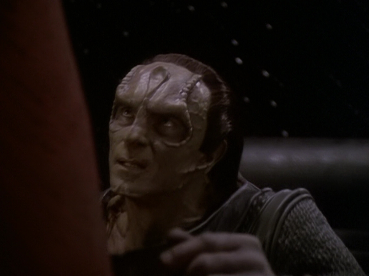 extant_StarTrek_DS9_6x05-FavorTheBold_01734.jpg