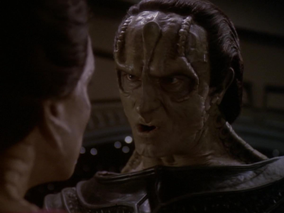extant_StarTrek_DS9_6x05-FavorTheBold_01742.jpg