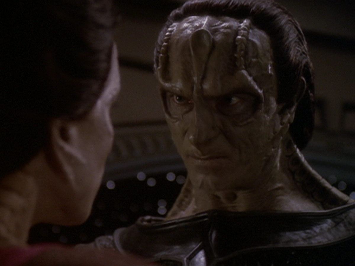 extant_StarTrek_DS9_6x05-FavorTheBold_01755.jpg