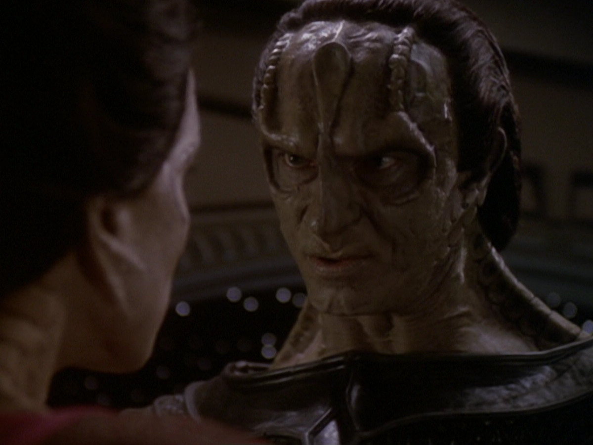extant_StarTrek_DS9_6x05-FavorTheBold_01756.jpg