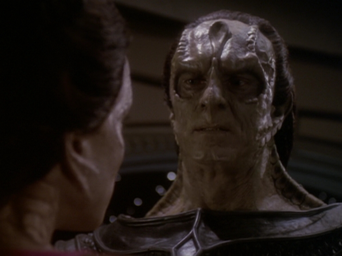extant_StarTrek_DS9_6x05-FavorTheBold_01776.jpg