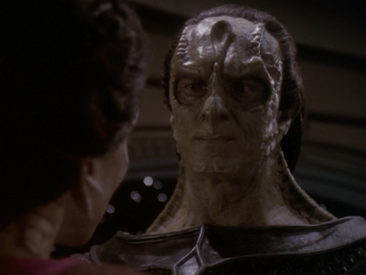 extant_StarTrek_DS9_6x05-FavorTheBold_01801.jpg