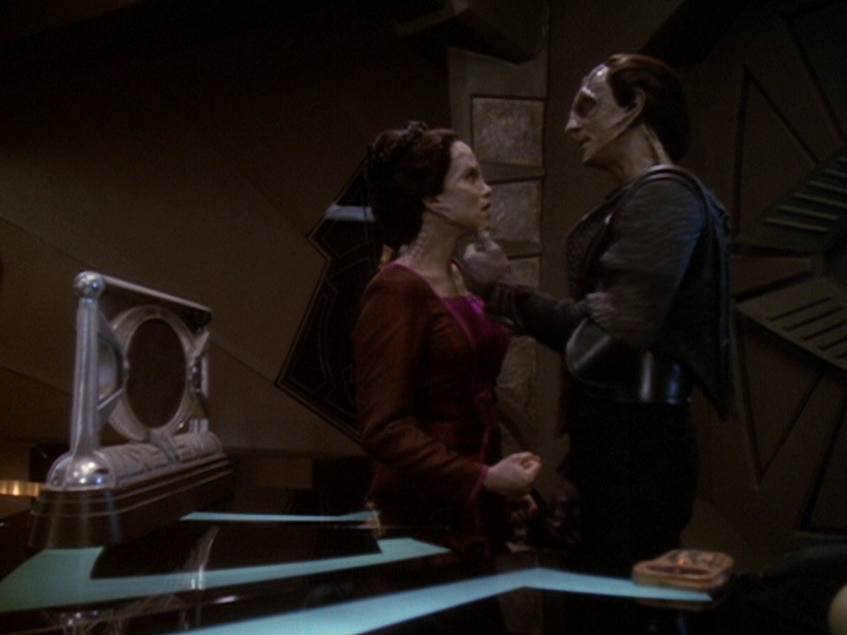 extant_StarTrek_DS9_6x05-FavorTheBold_01804.jpg