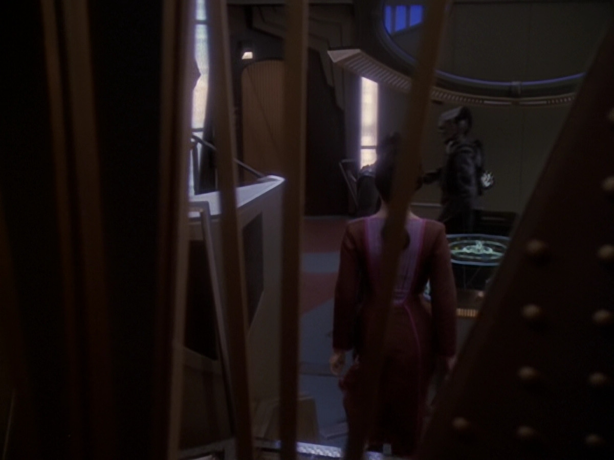 extant_StarTrek_DS9_6x05-FavorTheBold_01846.jpg
