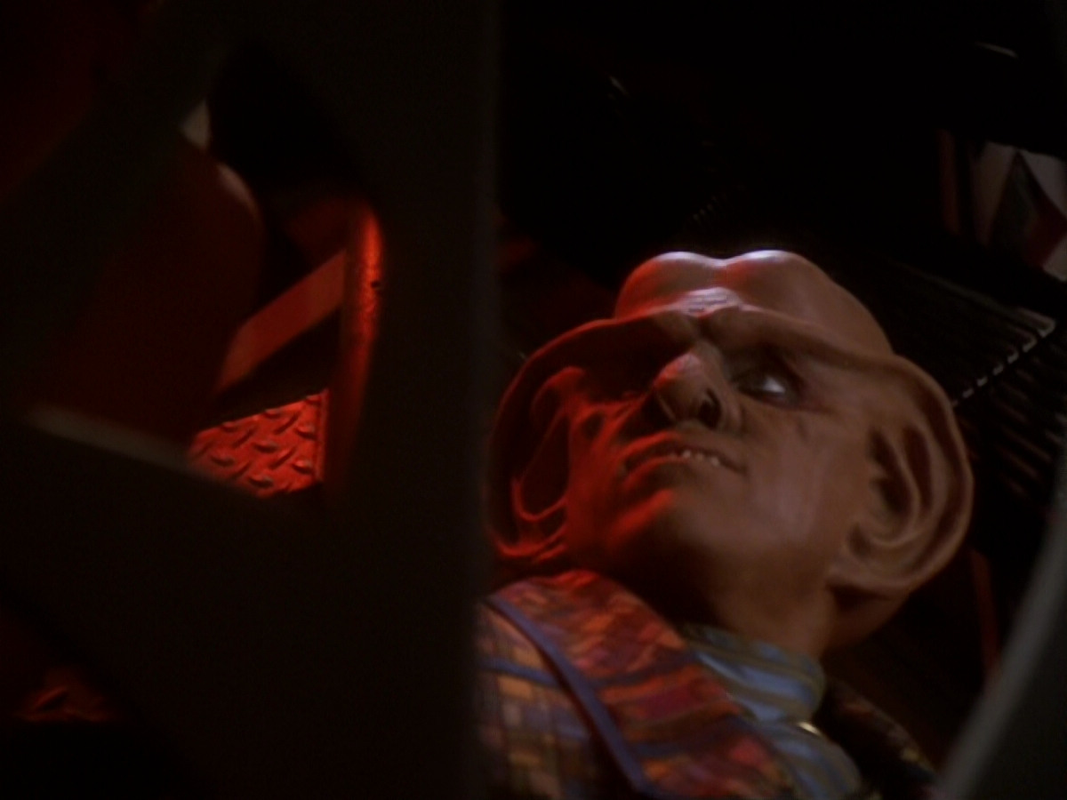 extant_StarTrek_DS9_6x05-FavorTheBold_01857.jpg
