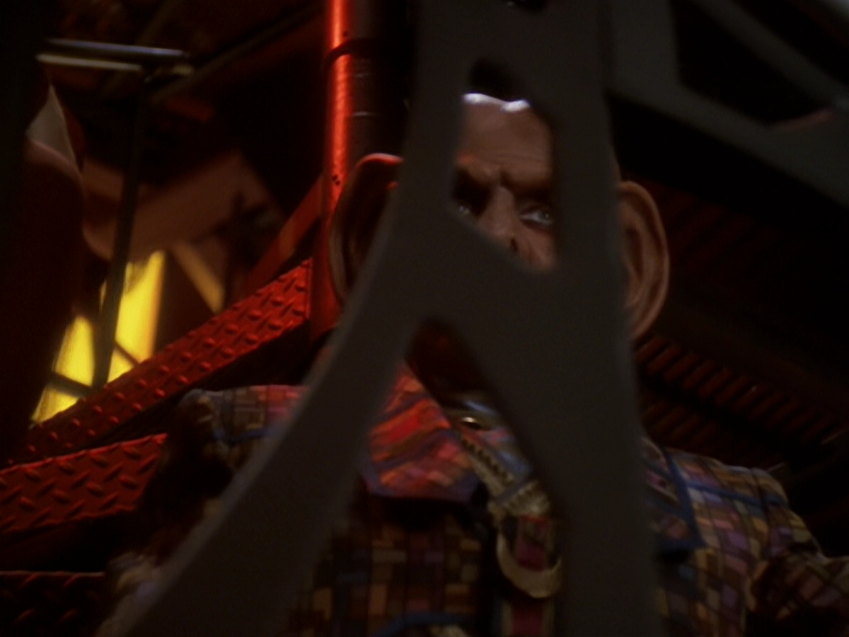 extant_StarTrek_DS9_6x05-FavorTheBold_01865.jpg