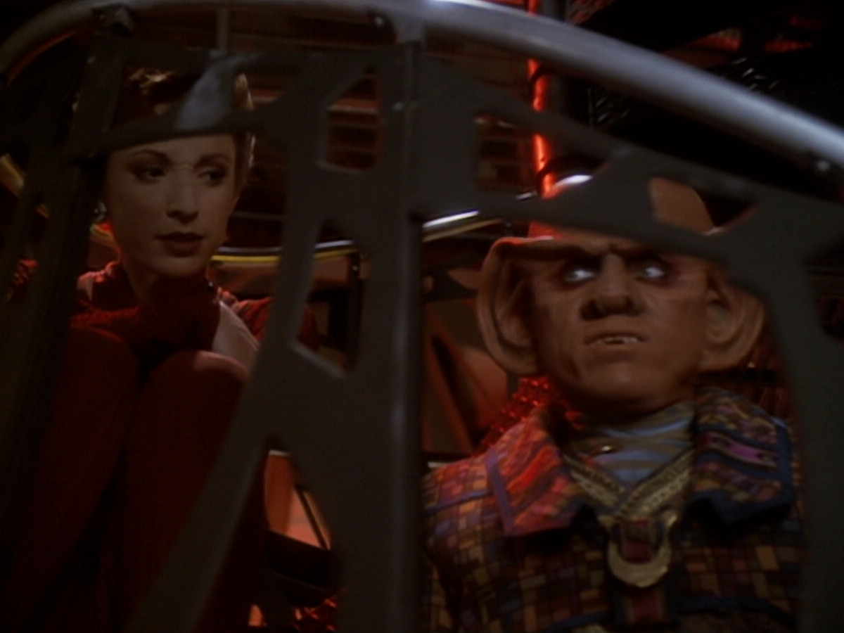 extant_StarTrek_DS9_6x05-FavorTheBold_01873.jpg