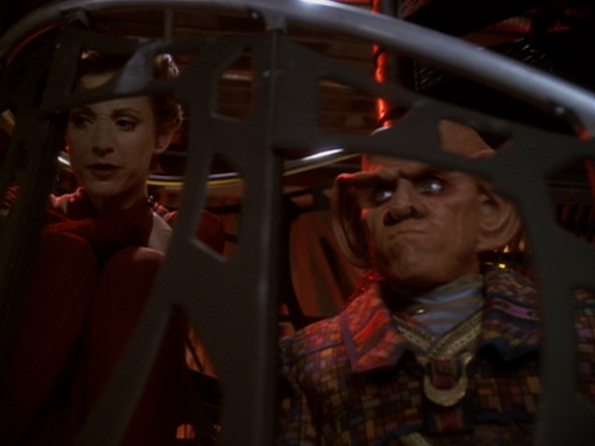 extant_StarTrek_DS9_6x05-FavorTheBold_01874.jpg