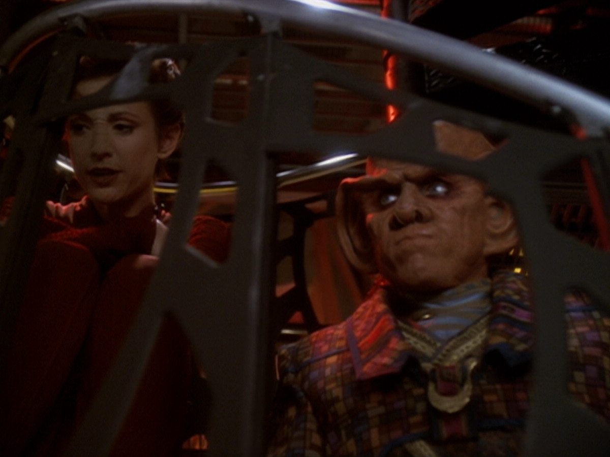 extant_StarTrek_DS9_6x05-FavorTheBold_01875.jpg