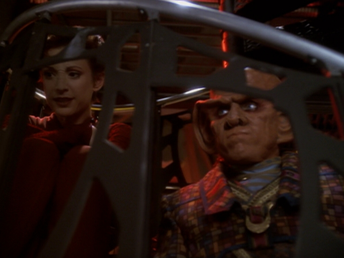 extant_StarTrek_DS9_6x05-FavorTheBold_01876.jpg