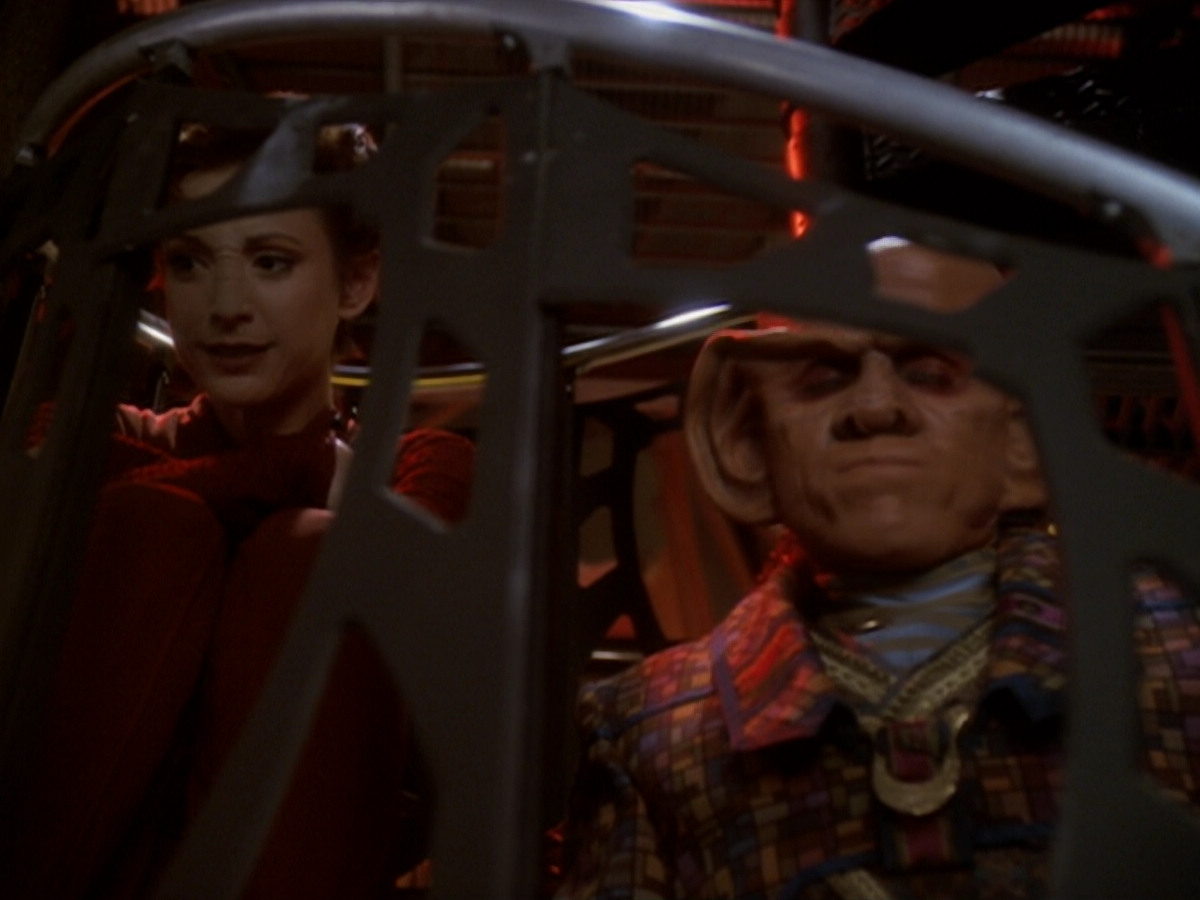 extant_StarTrek_DS9_6x05-FavorTheBold_01877.jpg