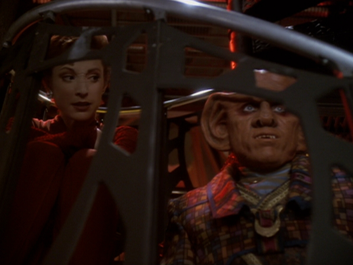 extant_StarTrek_DS9_6x05-FavorTheBold_01880.jpg