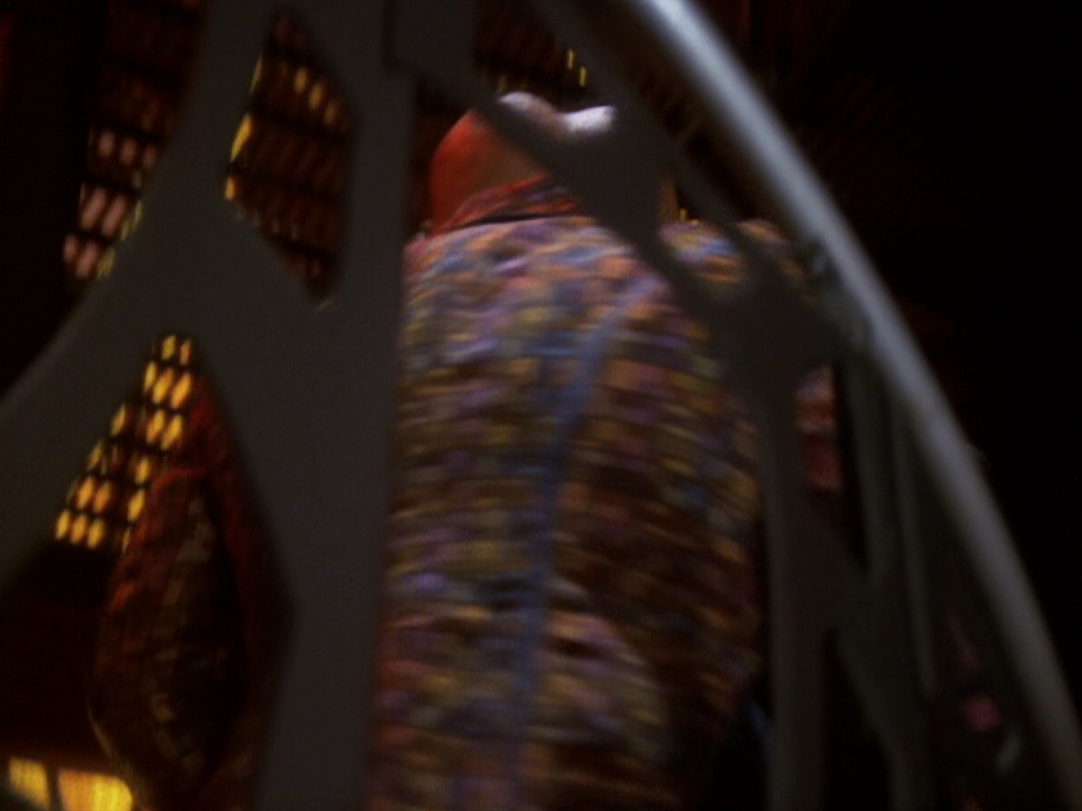 extant_StarTrek_DS9_6x05-FavorTheBold_01896.jpg