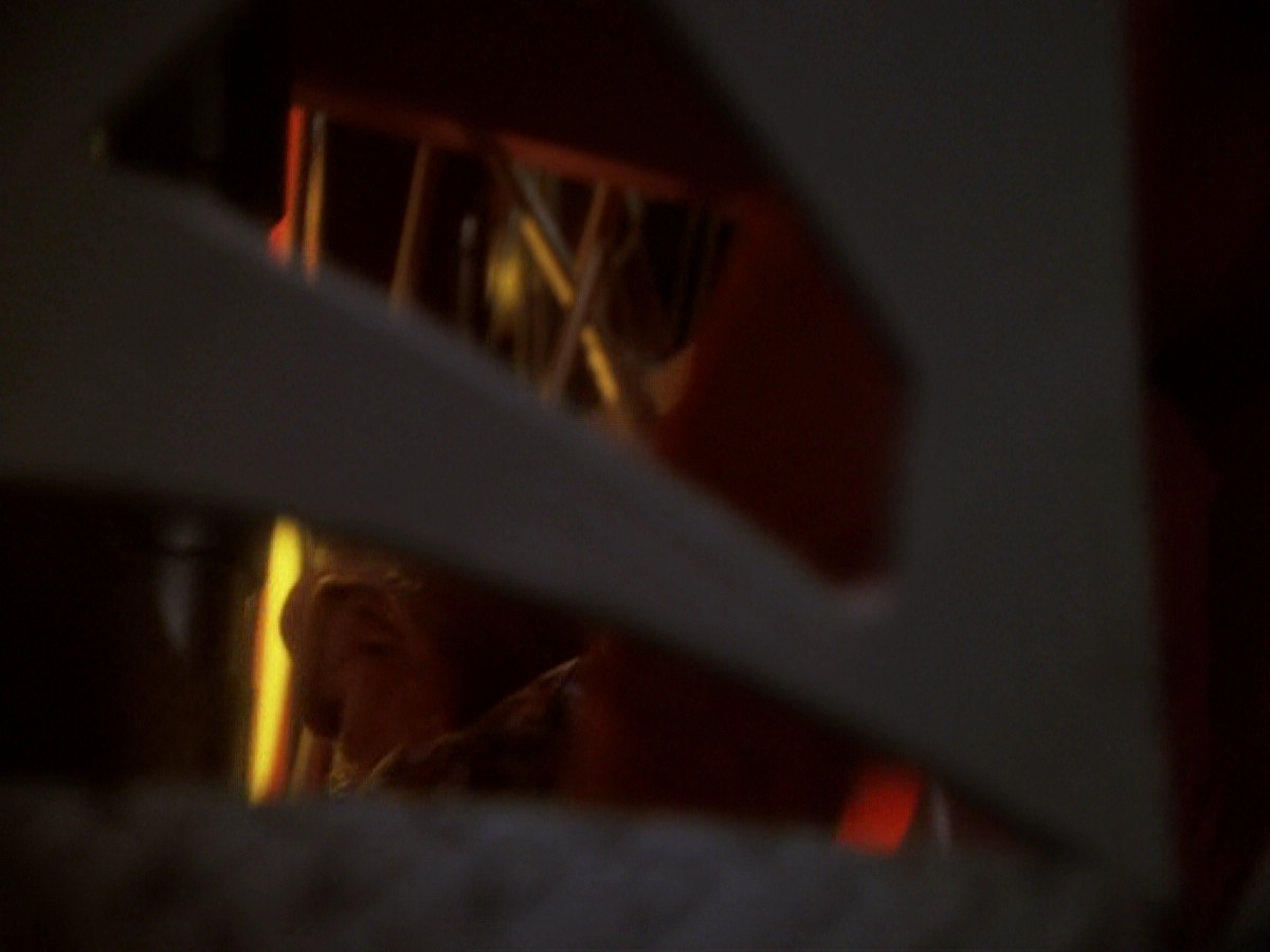 extant_StarTrek_DS9_6x05-FavorTheBold_01898.jpg