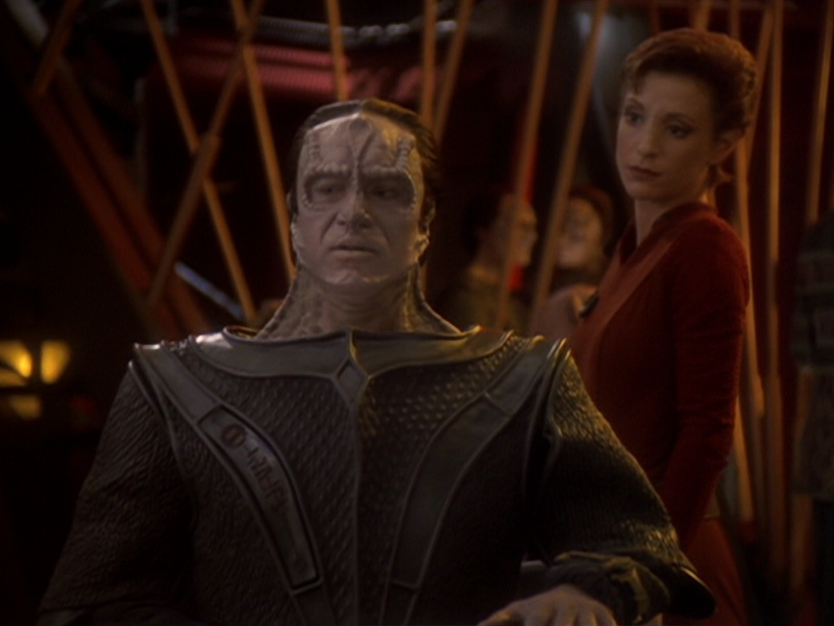 extant_StarTrek_DS9_6x05-FavorTheBold_01936.jpg