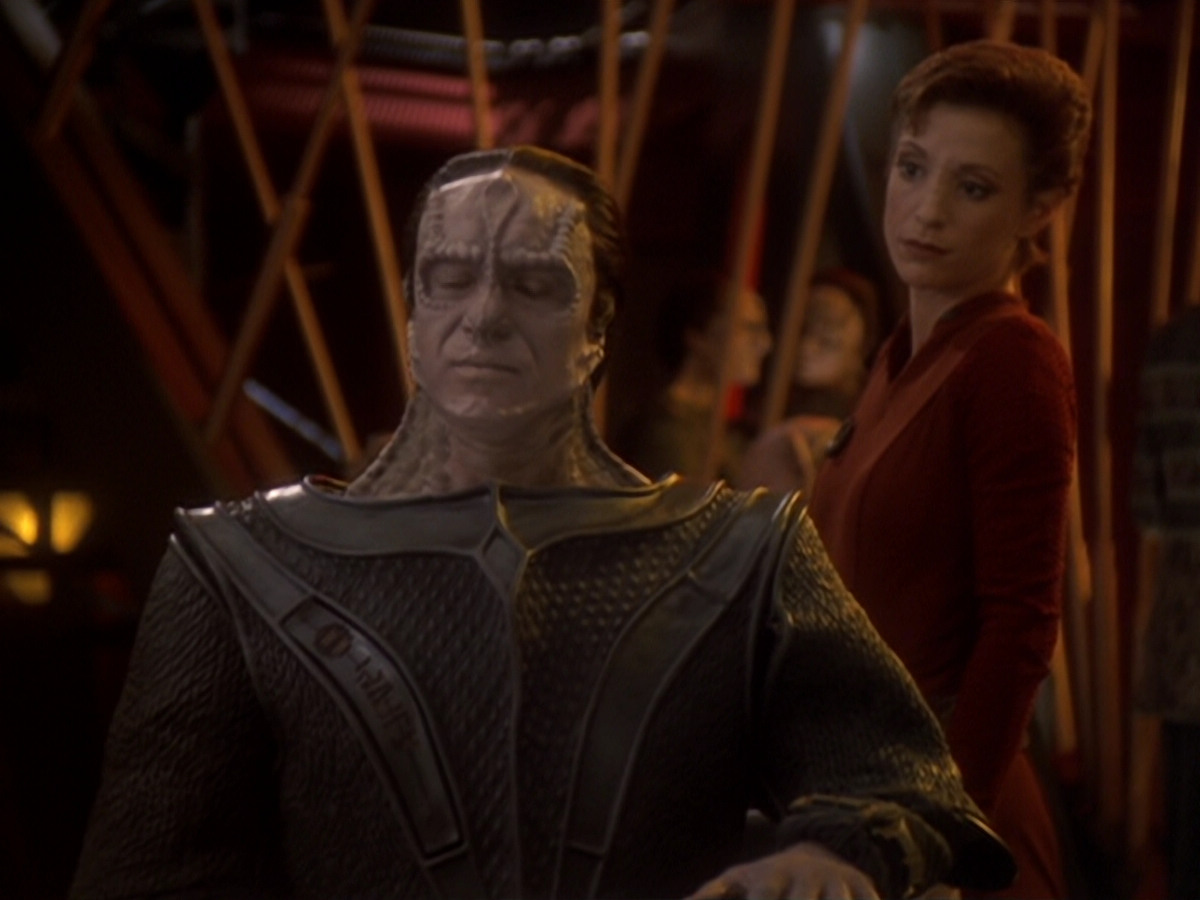 extant_StarTrek_DS9_6x05-FavorTheBold_01937.jpg