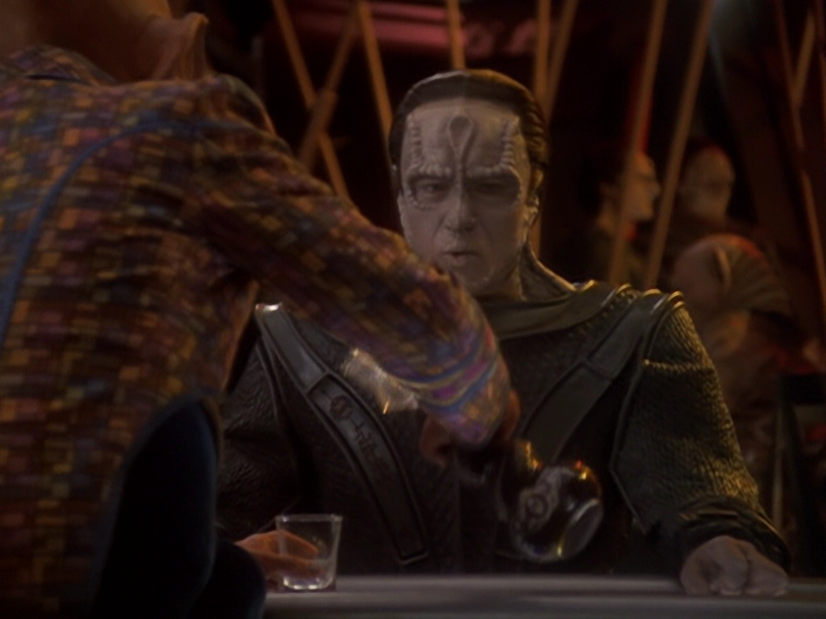 extant_StarTrek_DS9_6x05-FavorTheBold_01953.jpg