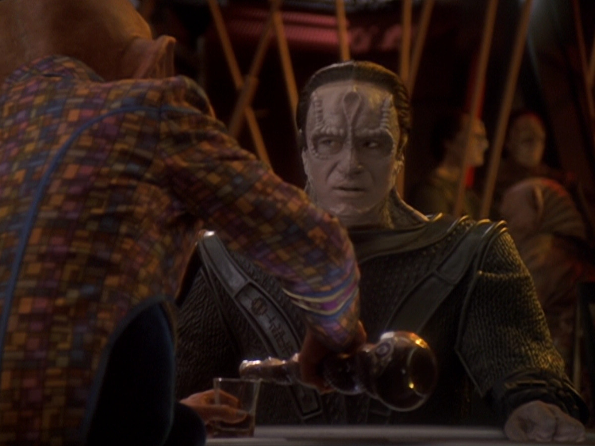extant_StarTrek_DS9_6x05-FavorTheBold_01957.jpg