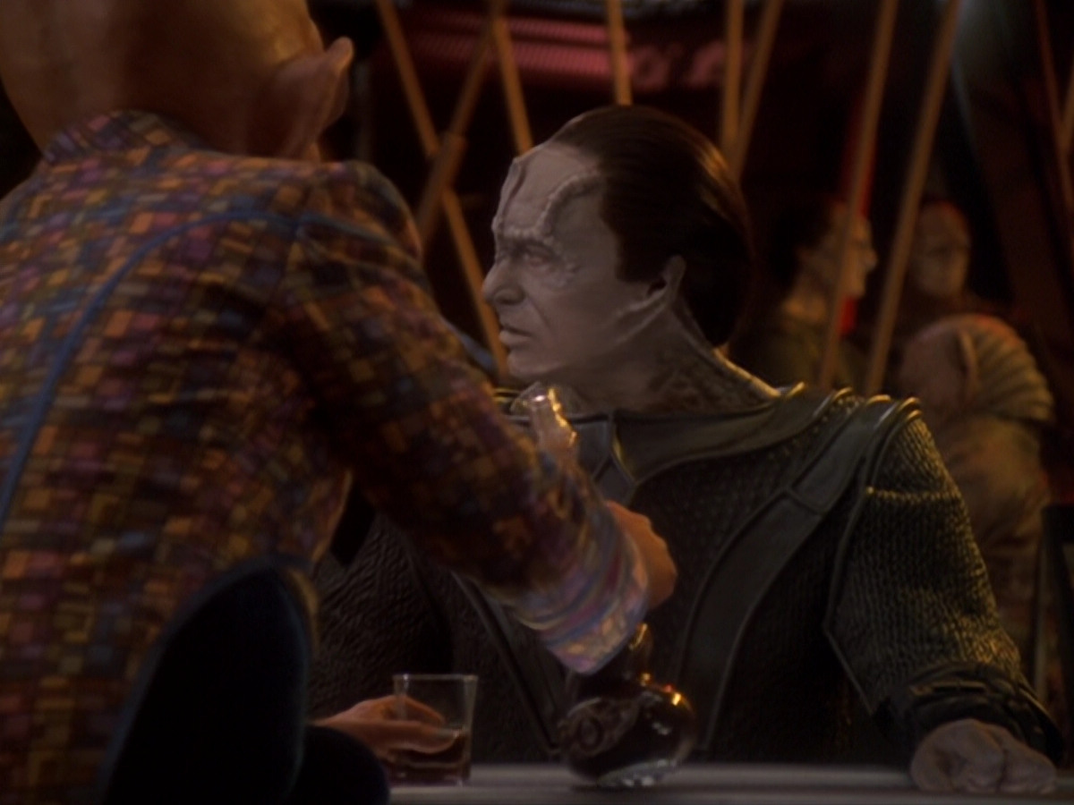 extant_StarTrek_DS9_6x05-FavorTheBold_01959.jpg