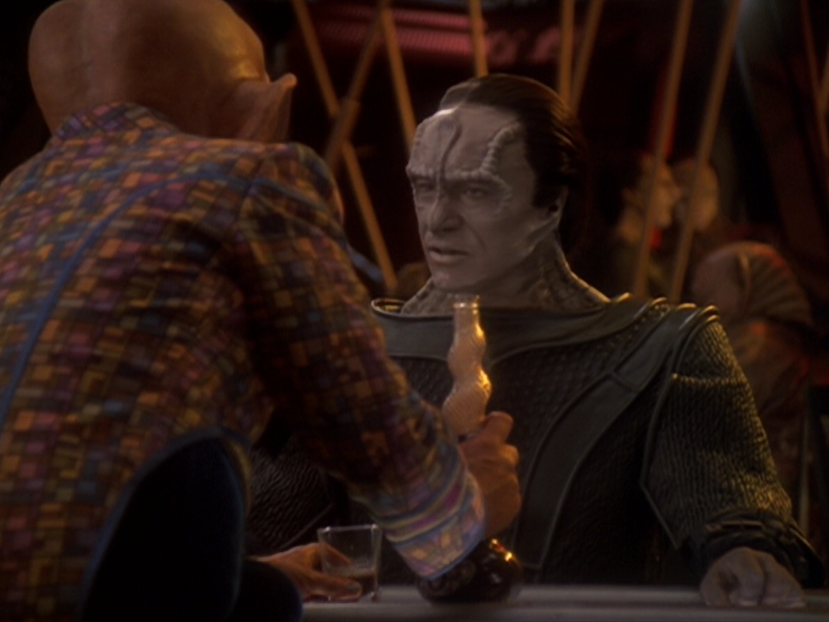 extant_StarTrek_DS9_6x05-FavorTheBold_01961.jpg