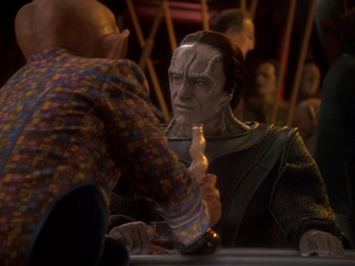 extant_StarTrek_DS9_6x05-FavorTheBold_01968.jpg