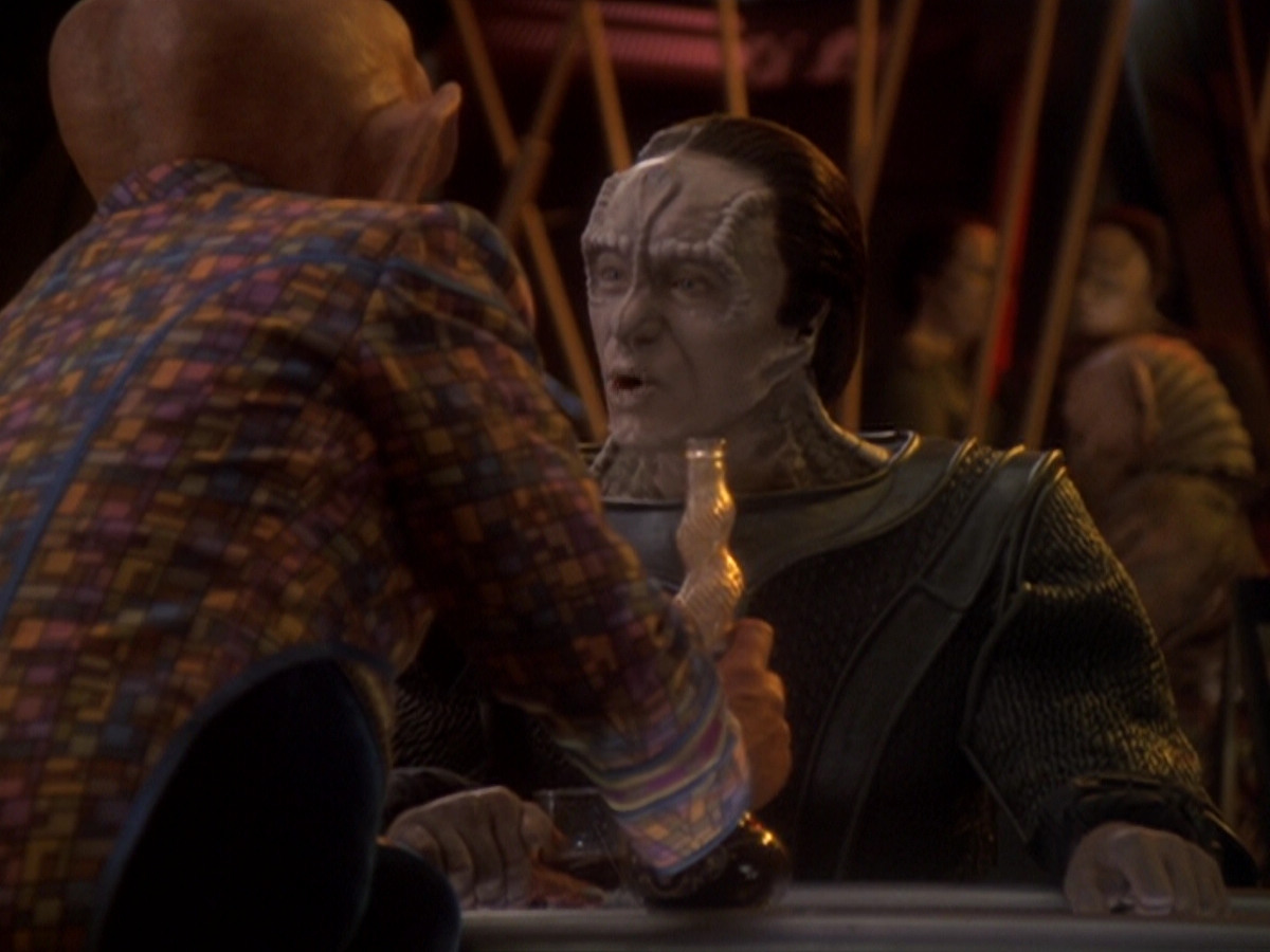 extant_StarTrek_DS9_6x05-FavorTheBold_01971.jpg