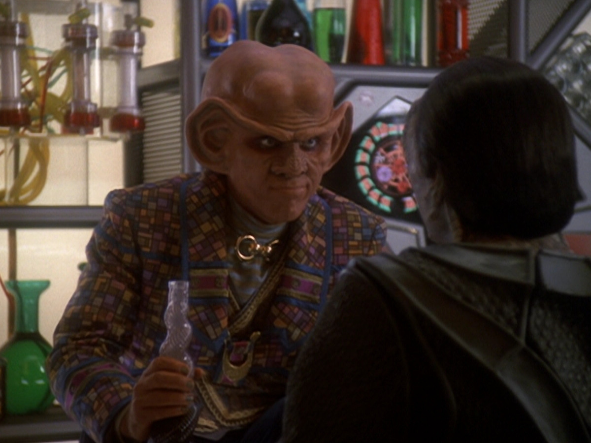 extant_StarTrek_DS9_6x05-FavorTheBold_01972.jpg