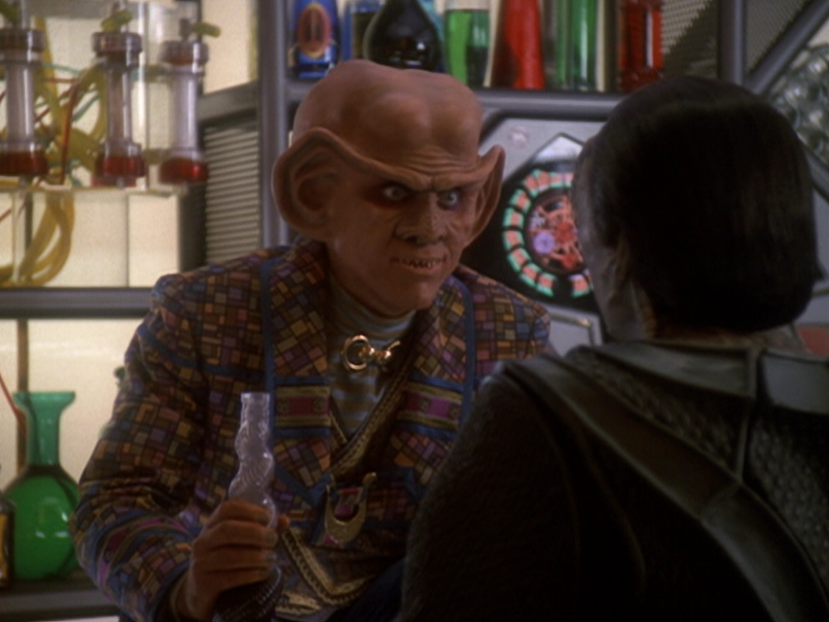 extant_StarTrek_DS9_6x05-FavorTheBold_01975.jpg