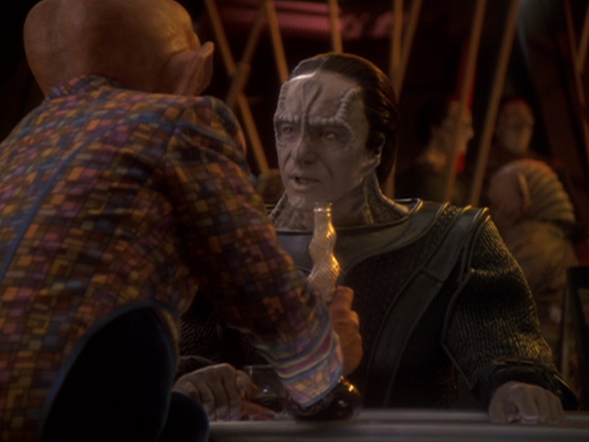 extant_StarTrek_DS9_6x05-FavorTheBold_01979.jpg