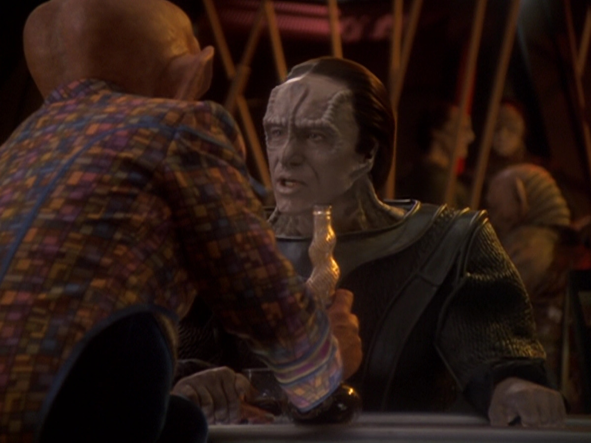 extant_StarTrek_DS9_6x05-FavorTheBold_01981.jpg