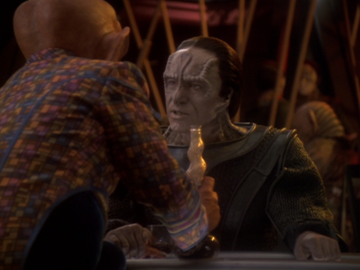 extant_StarTrek_DS9_6x05-FavorTheBold_01982.jpg