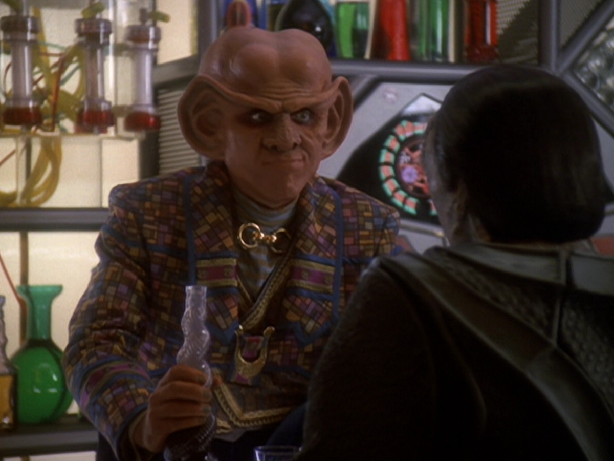 extant_StarTrek_DS9_6x05-FavorTheBold_01984.jpg