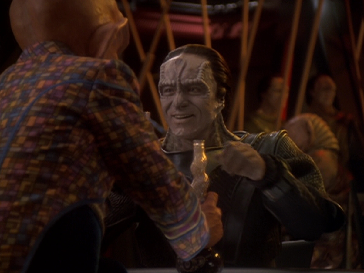 extant_StarTrek_DS9_6x05-FavorTheBold_01992.jpg