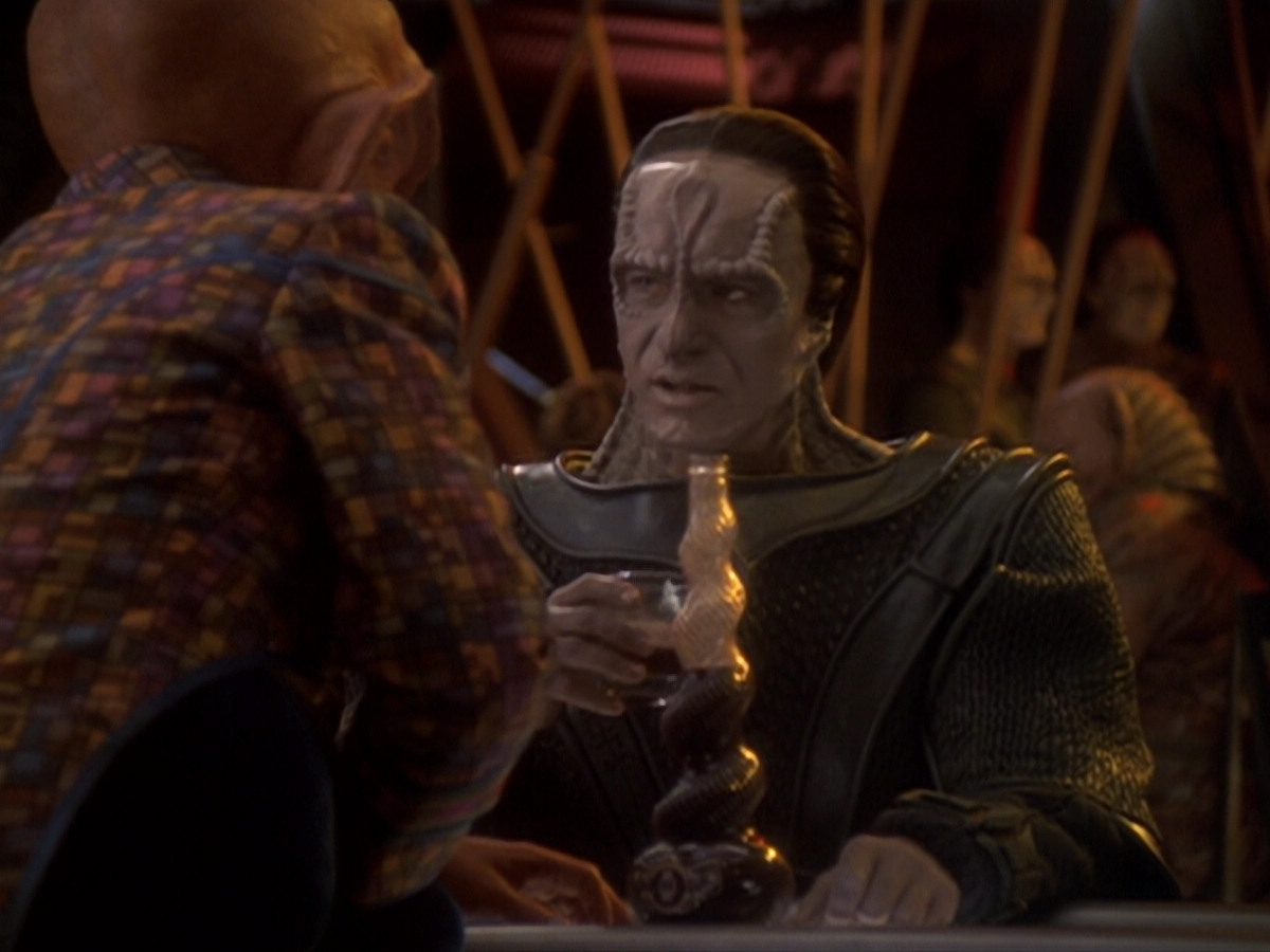 extant_StarTrek_DS9_6x05-FavorTheBold_02000.jpg