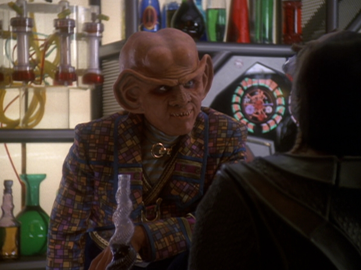 extant_StarTrek_DS9_6x05-FavorTheBold_02004.jpg