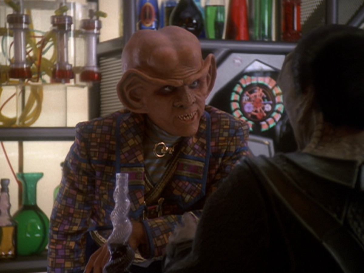 extant_StarTrek_DS9_6x05-FavorTheBold_02008.jpg