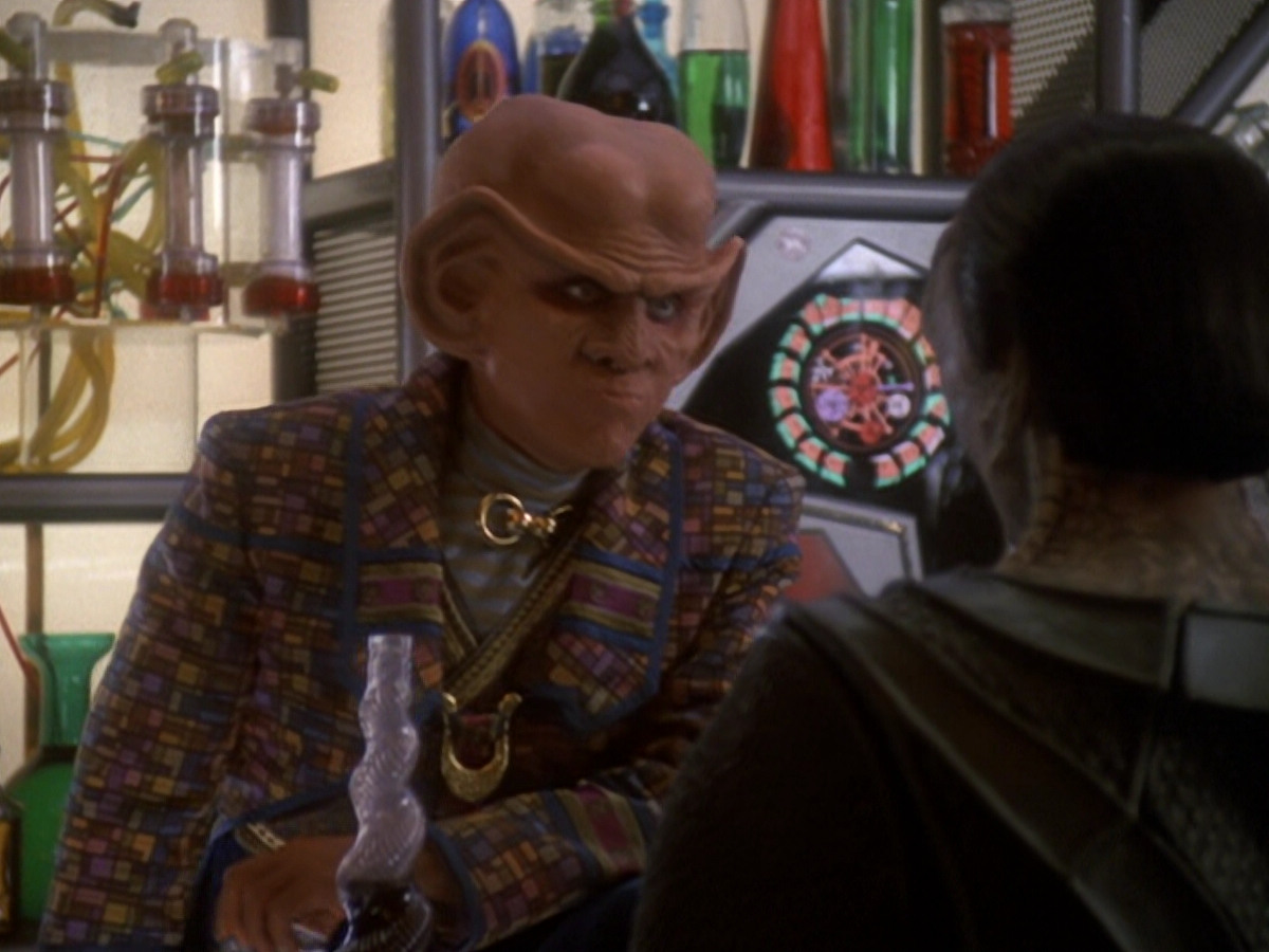 extant_StarTrek_DS9_6x05-FavorTheBold_02013.jpg
