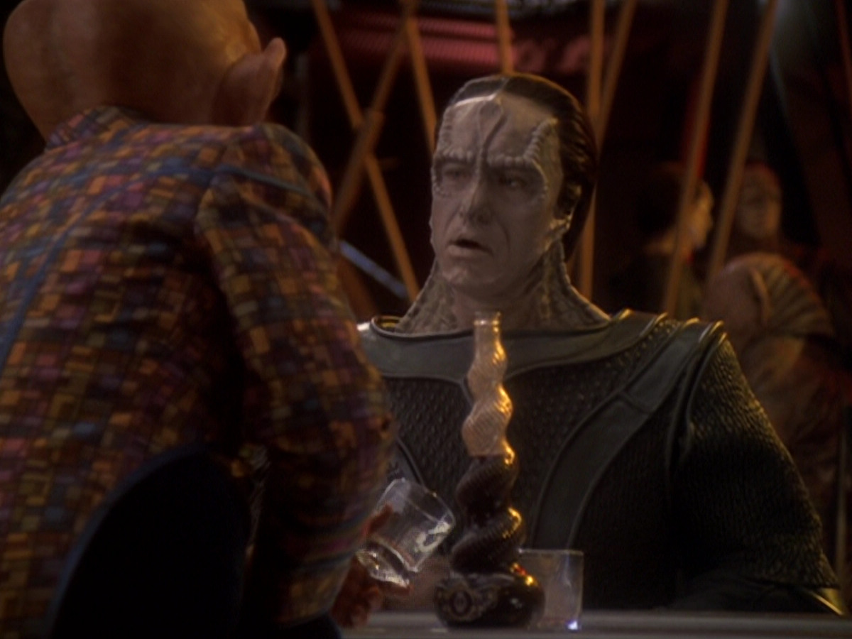 extant_StarTrek_DS9_6x05-FavorTheBold_02015.jpg