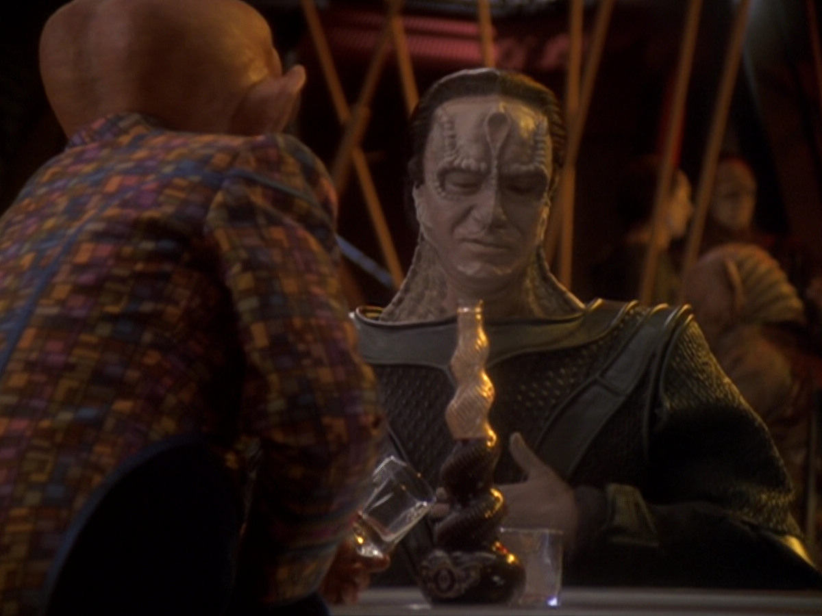 extant_StarTrek_DS9_6x05-FavorTheBold_02016.jpg