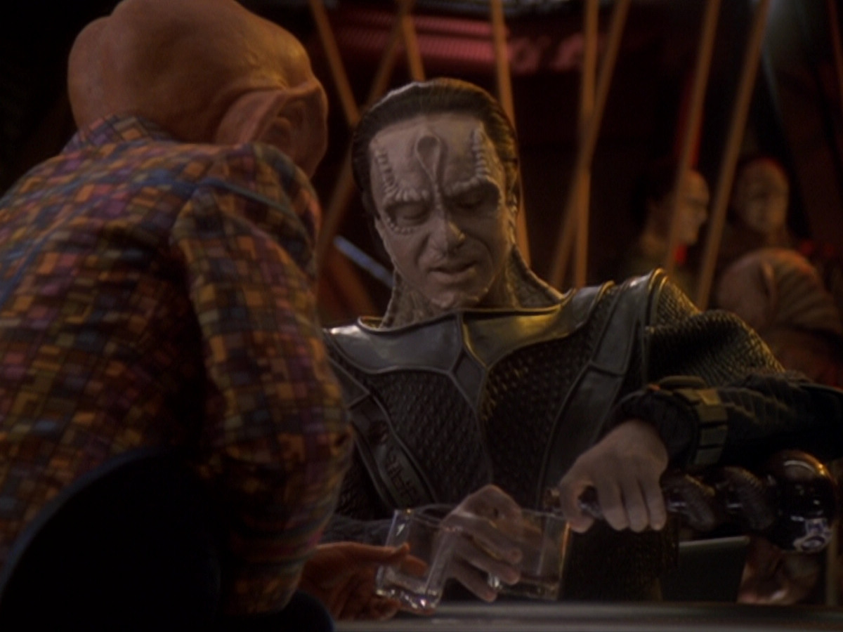 extant_StarTrek_DS9_6x05-FavorTheBold_02021.jpg