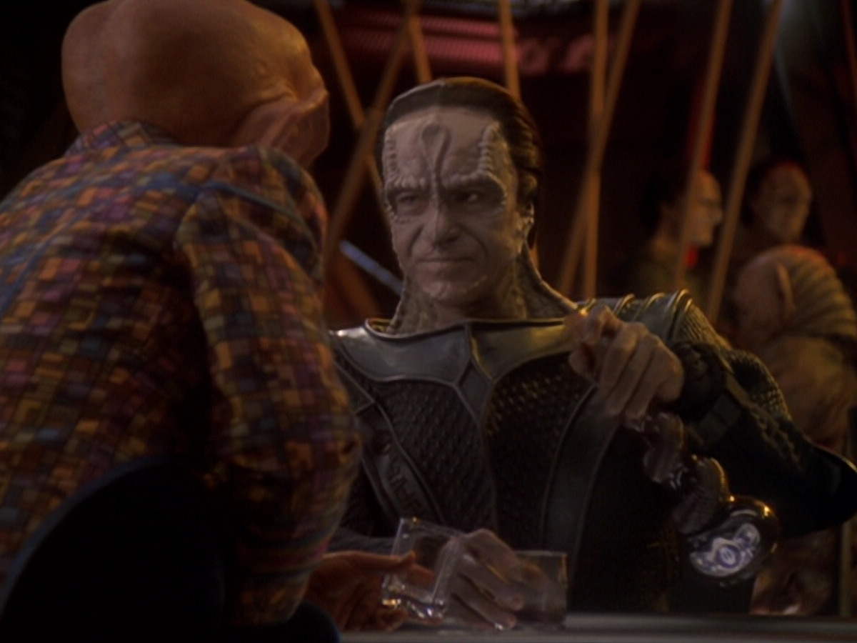 extant_StarTrek_DS9_6x05-FavorTheBold_02023.jpg