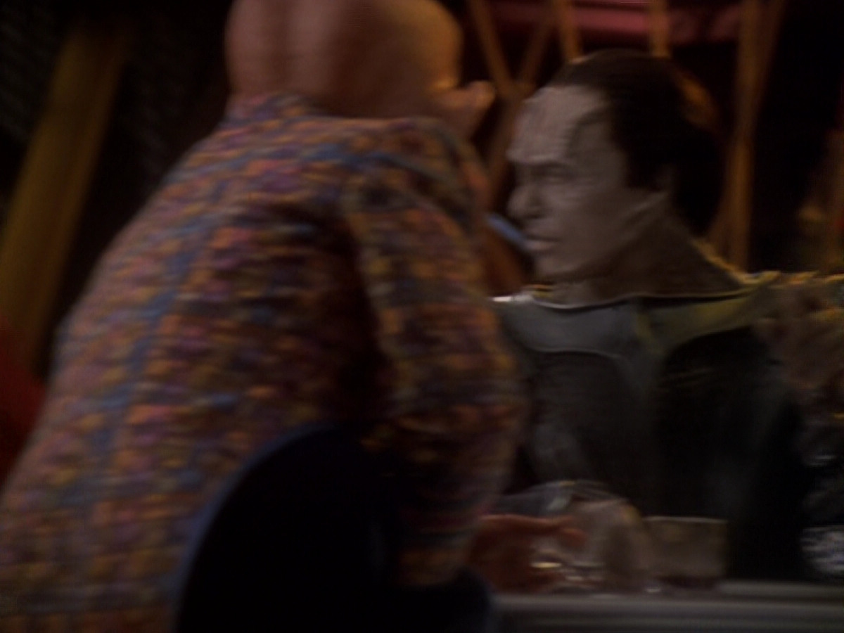 extant_StarTrek_DS9_6x05-FavorTheBold_02027.jpg